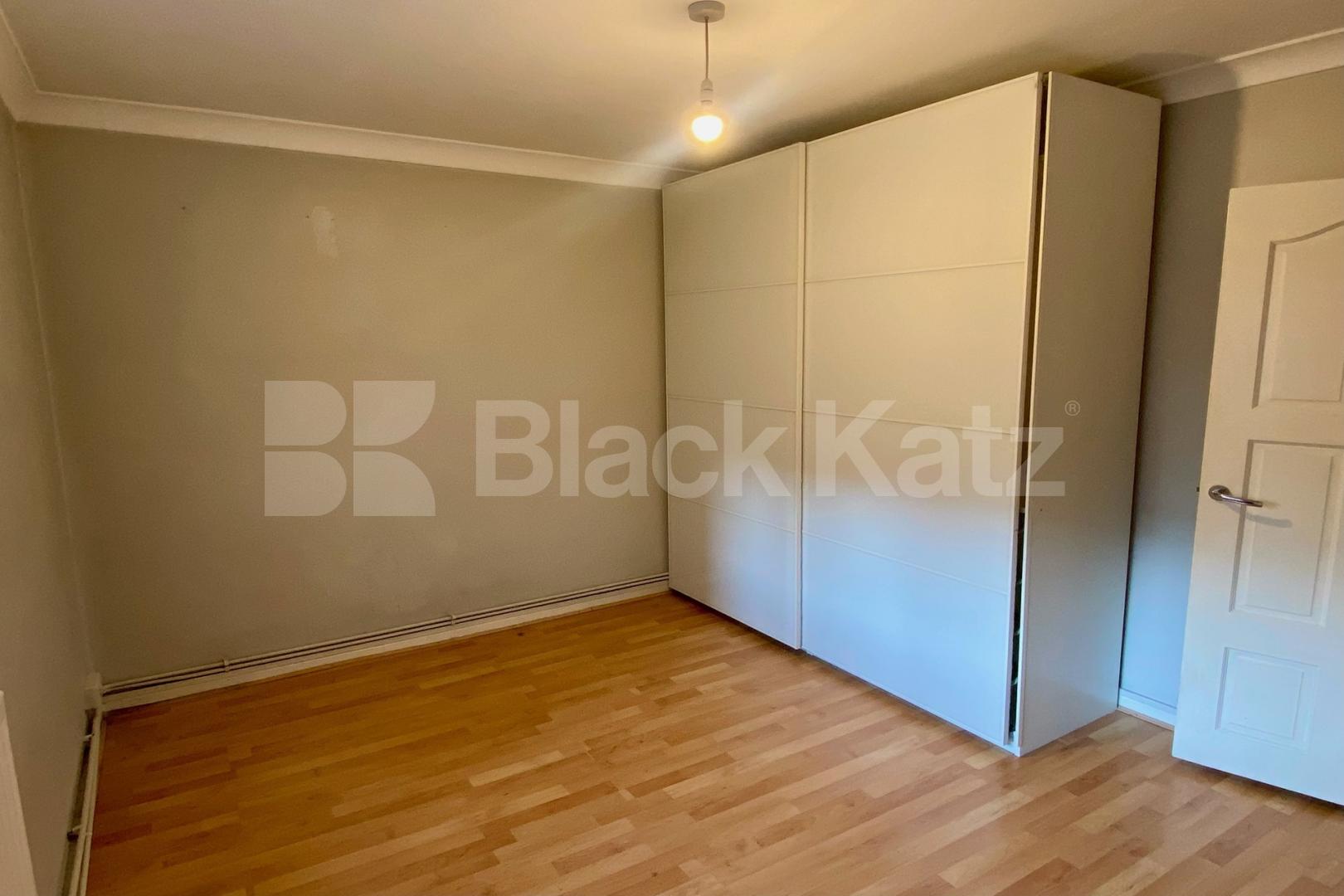 Superbly located & offering 765 Sq. Ft. of living & entertaining space  Dagnall st , Battersea Park